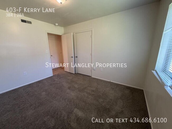 Building Photo - 403 Kerry Ln