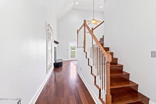 Building Photo - 1066 Patterson Is