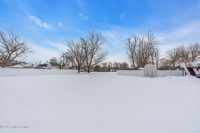 Building Photo - 12 Main St