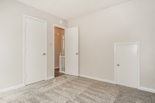 Building Photo - 7782 Hickory Meadow Rd