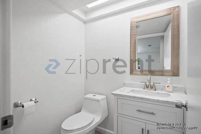 Building Photo - 2123 Chestnut St
