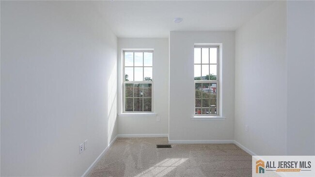 Building Photo - 95 Robeson St