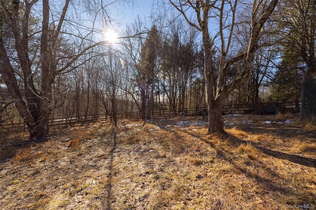 Building Photo - 123 Brush Hill Rd