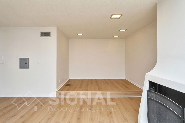 Building Photo - 432 Argonne Dr NE