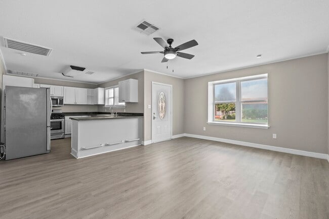 Building Photo - 5309 Perry Ave