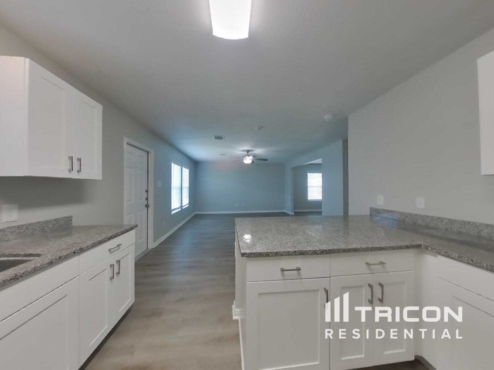 Building Photo - 15680 Del Norte Dr