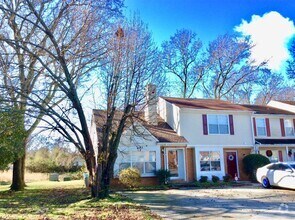 Building Photo - Beautiful Updated 3 Bedroom, 2 Bathroom To...