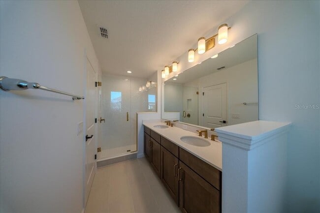 Building Photo - 1850 Falconhurst Ln