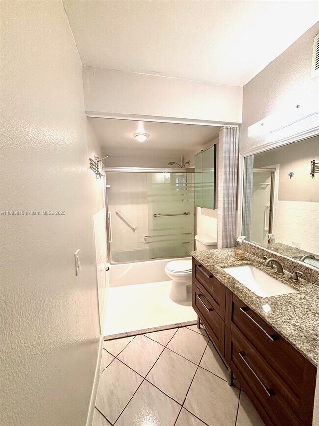 Building Photo - 1817 S Ocean Dr