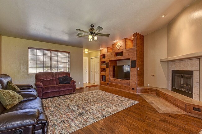 Building Photo - Three Bedroom, Two Bath home with RV Parking!