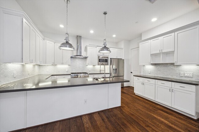 Building Photo - 2509 Dorrington St