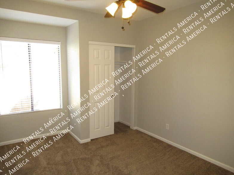 Building Photo - 1251 E Brentrup Dr