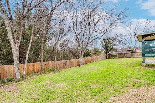 Building Photo - 7805 Huddleston Ln