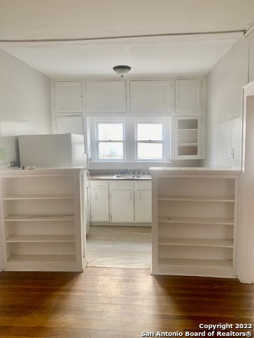 Primary Photo - 1140 W Ashby Pl