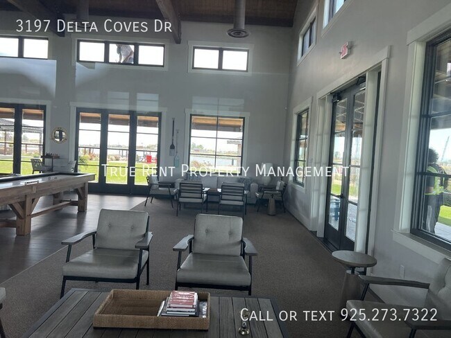 Building Photo - Gorgeous 5 Bed, 3 Bath in Highly Desirable...