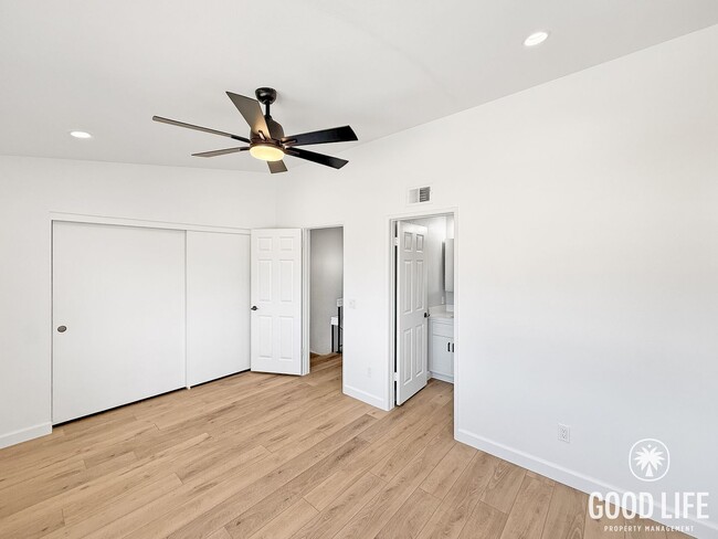 Building Photo - Stunning 2B/2.5BA Condo in Carlsbad For Lease!