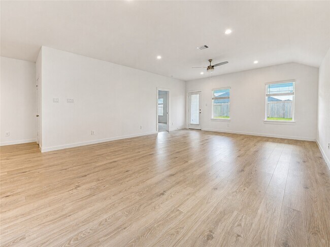 Building Photo - 31727 Hallington Hl Ln