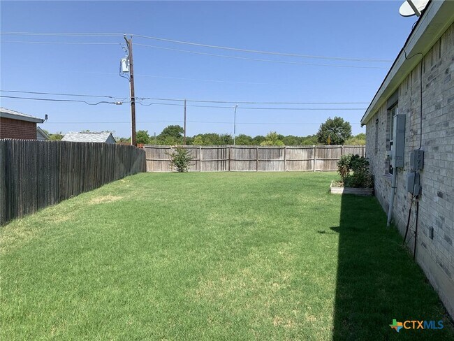 Building Photo - 5106 Whistle Stop Dr