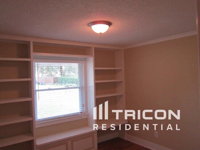 Building Photo - 554 Peregrine Ct