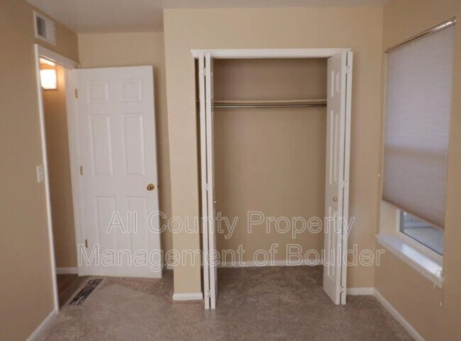 Building Photo - 1830 W Centennial Dr