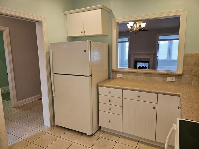 Building Photo - Southport - 3bedroom, 2 bath Townhouse