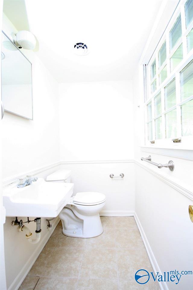 Building Photo - 3716 NW Jamestown Dr