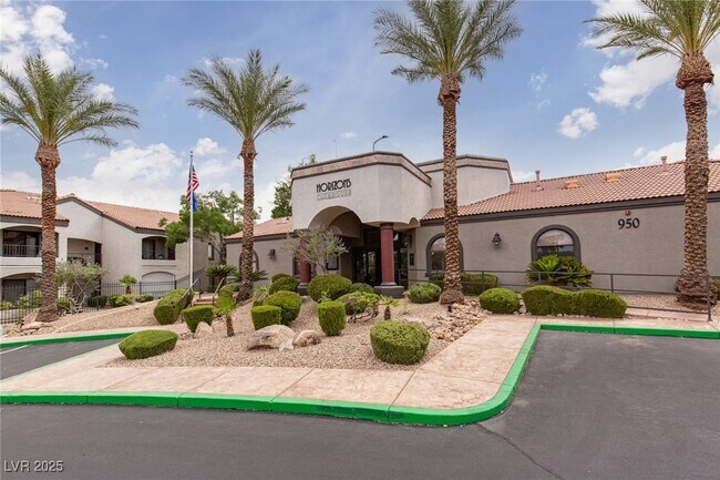 Building Photo - 950 Seven Hills Dr