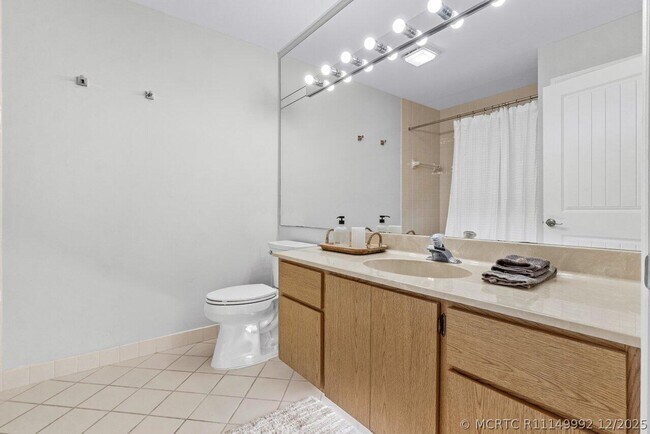 Building Photo - 247 River Park Dr