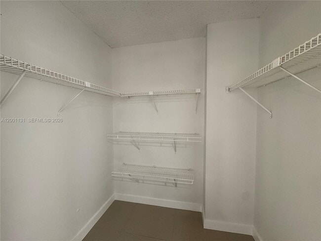 Building Photo - 13120 SW 92nd Ave