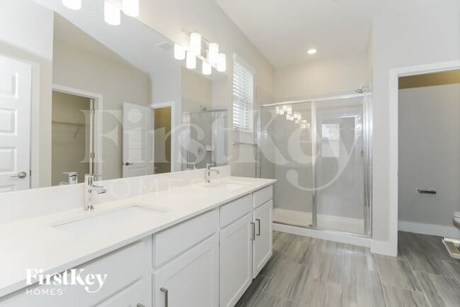 Building Photo - 9644 Little Bluestem Dr