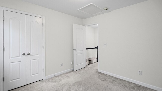 Building Photo - 1224 Green Oaks Ln