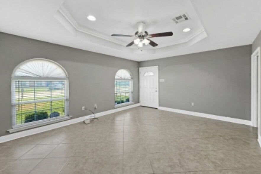 Building Photo - 7230 Yorktown Dr