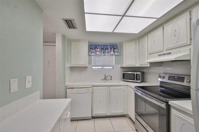 Building Photo - 801 83rd Ave N