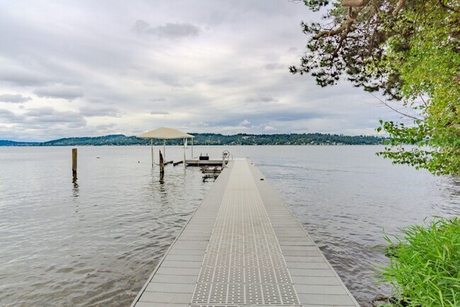 Building Photo - 4Bd/4Ba Seattle Home