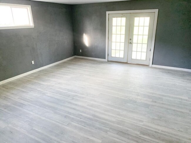 Building Photo - Gorgeous all renovated Home in Groves, TX!.