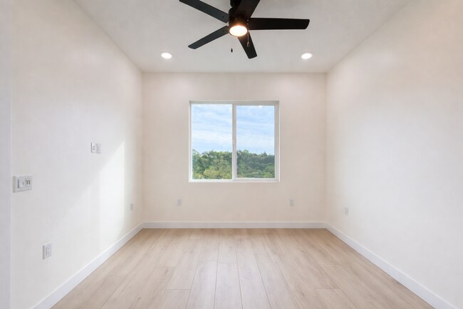 Building Photo - 4606 Shoshoni Ave