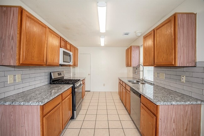 Building Photo - 11514 Sagecreek Dr