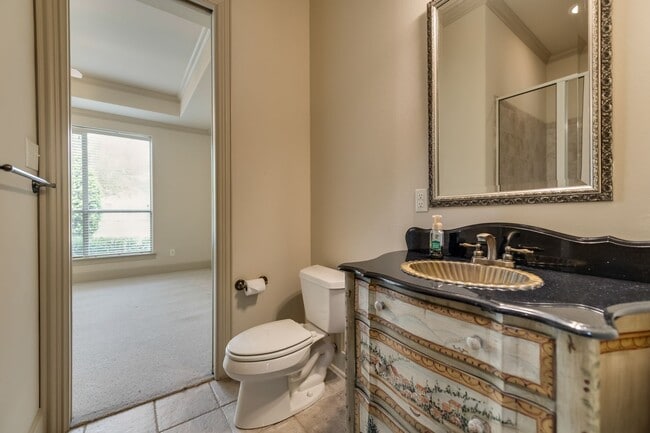 Building Photo - Gorgeous Custom Home on a private 1 acre l...