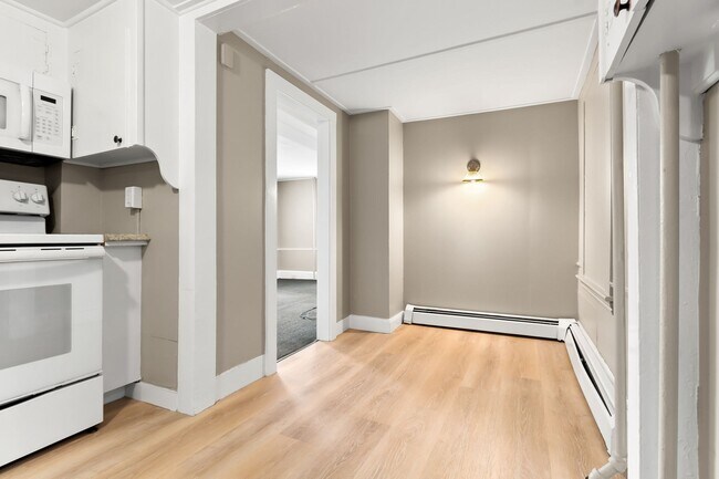 Building Photo - 335 Cabot St