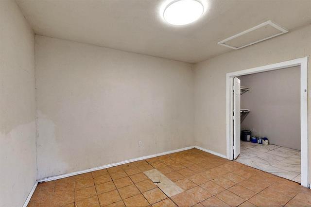 Building Photo - 307 E 15th St