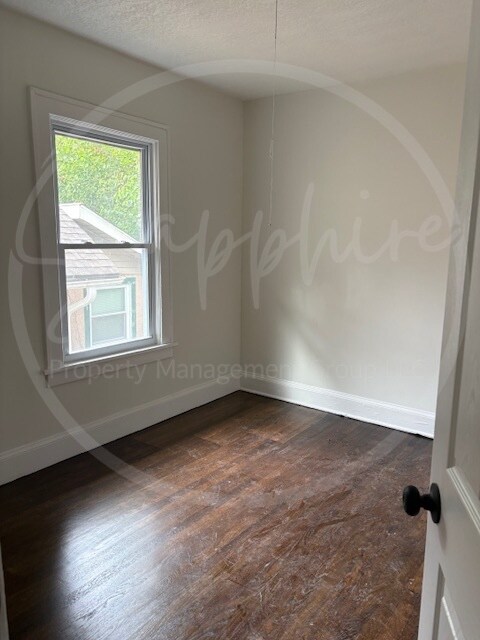 Building Photo - 1508 E 49th Terrace