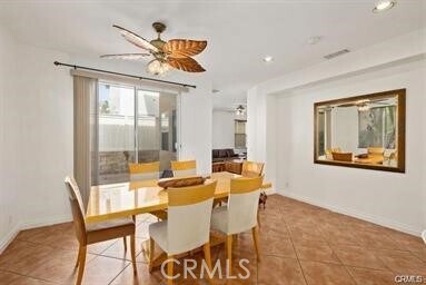 Building Photo - 27 Via Carisma