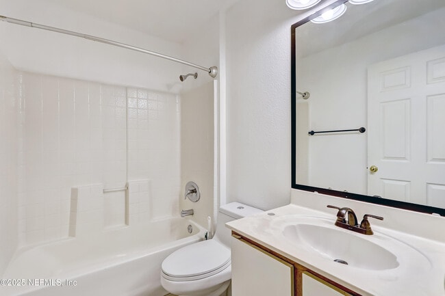 Building Photo - 13002 Viburnum Dr S