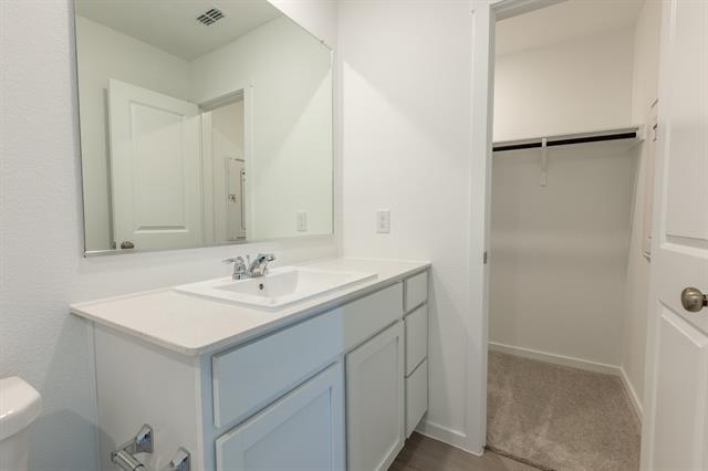 Building Photo - 221 Poplar Pl