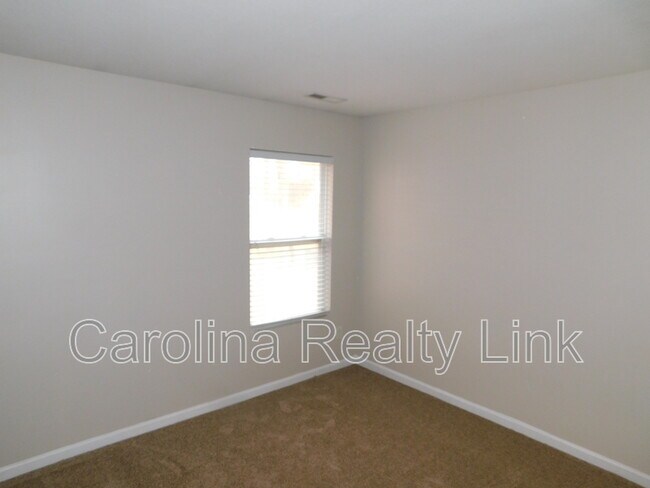 Building Photo - 3131 Decapolis Dr