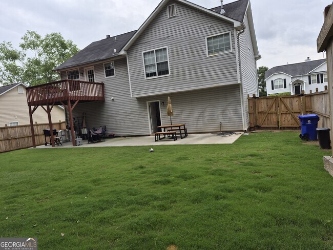 Building Photo - 418 Summer Hill Cir
