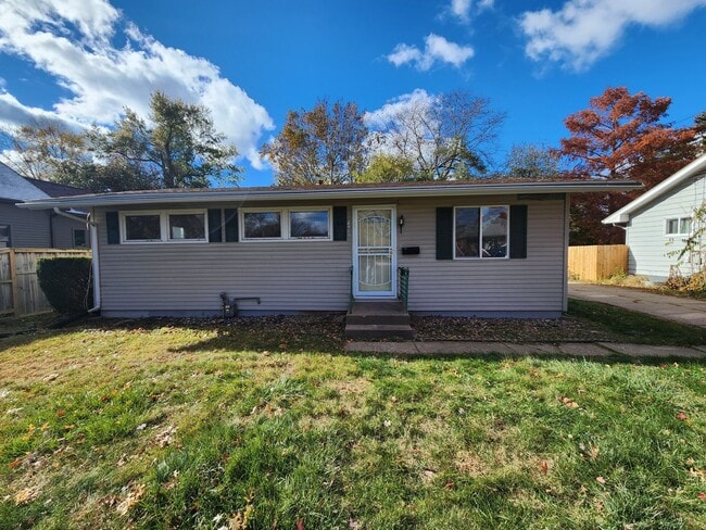 Primary Photo - 3 bedroom house