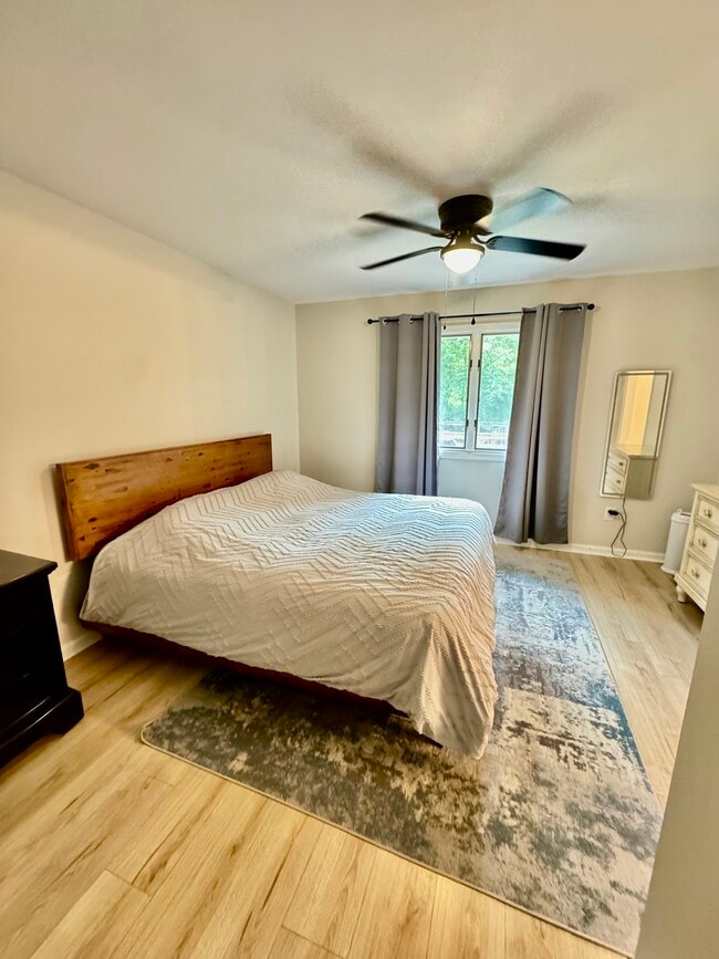 Building Photo - 303 Long Leaf Dr