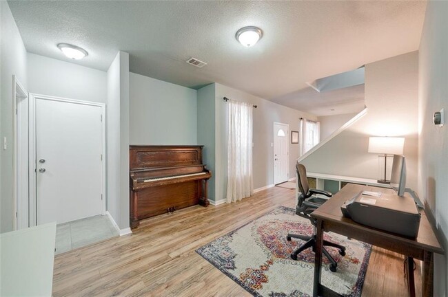 Building Photo - 11345 Avering Ln