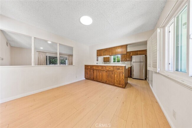 Building Photo - 612 N Maryport Ave